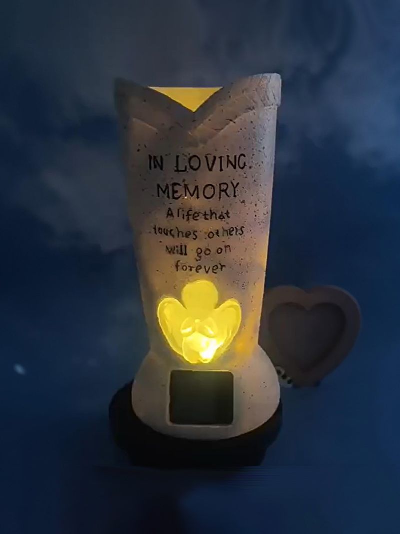 Вазон На Кладбище С Колышком