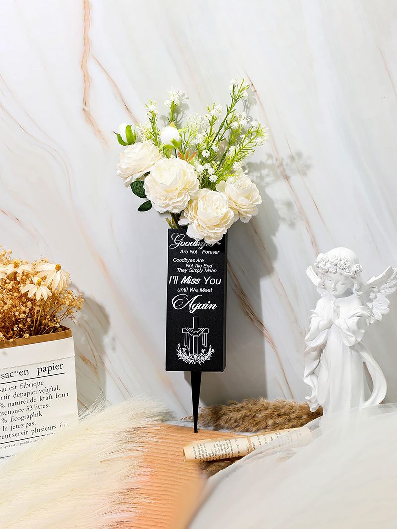 Вазон На Кладбище С Колышком