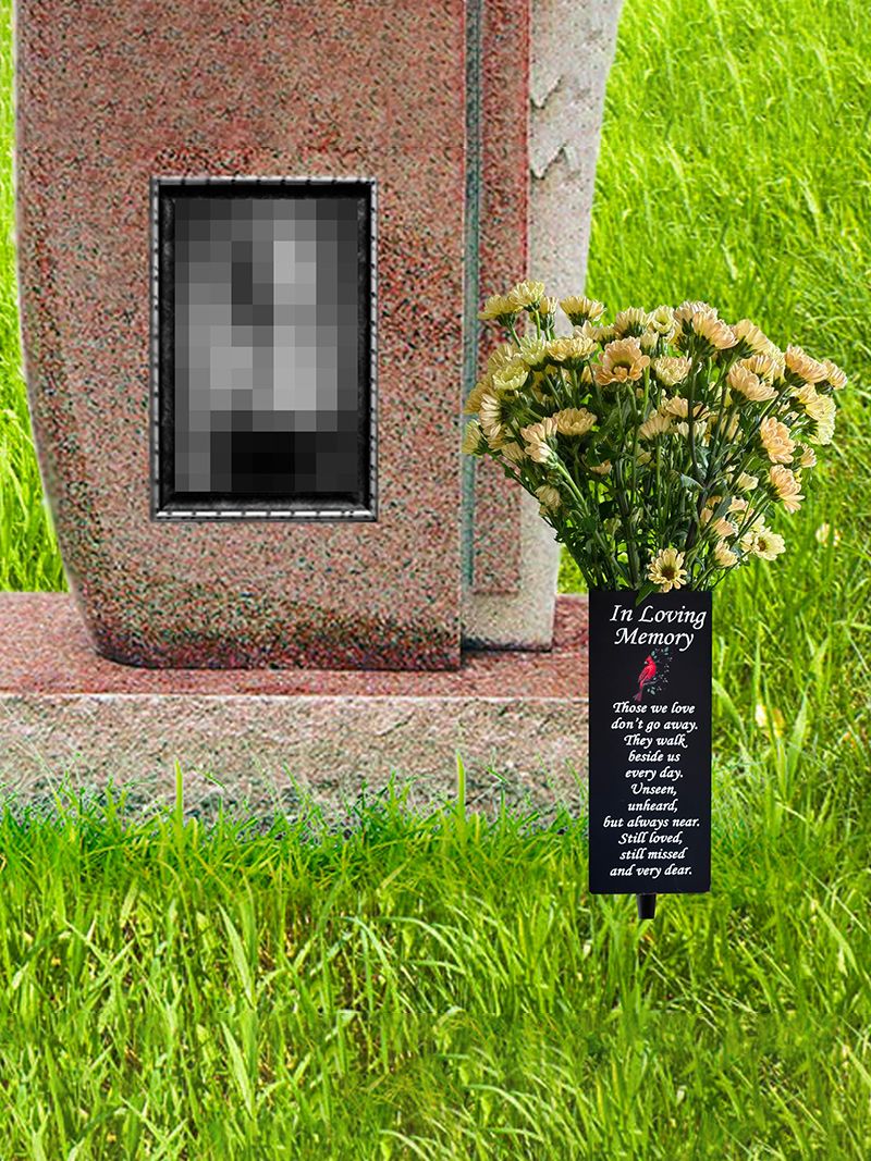 Вазон На Кладбище С Колышком